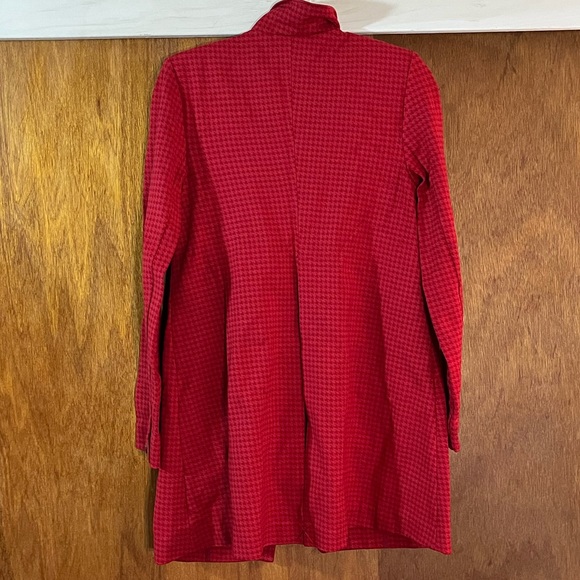 CABI Red Houndstooth Long Coat w Ruffle at Neck Sz S - Picture 2 of 4